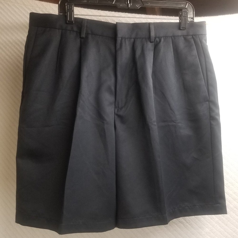 850 - Dockers 36W Golf Shorts